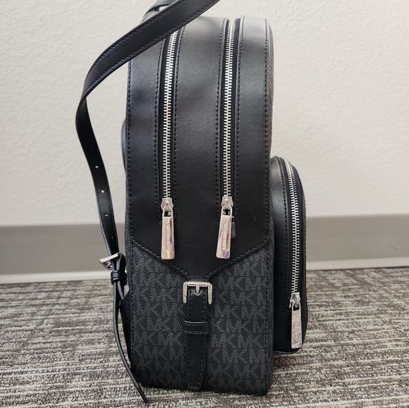 Michael Kors Jaycee Logo Backpack Black - Picture 9 of 9